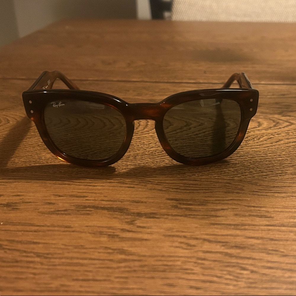 Ray-Ban Tortoiseshell Frame Sunglasses with Brown Lenses